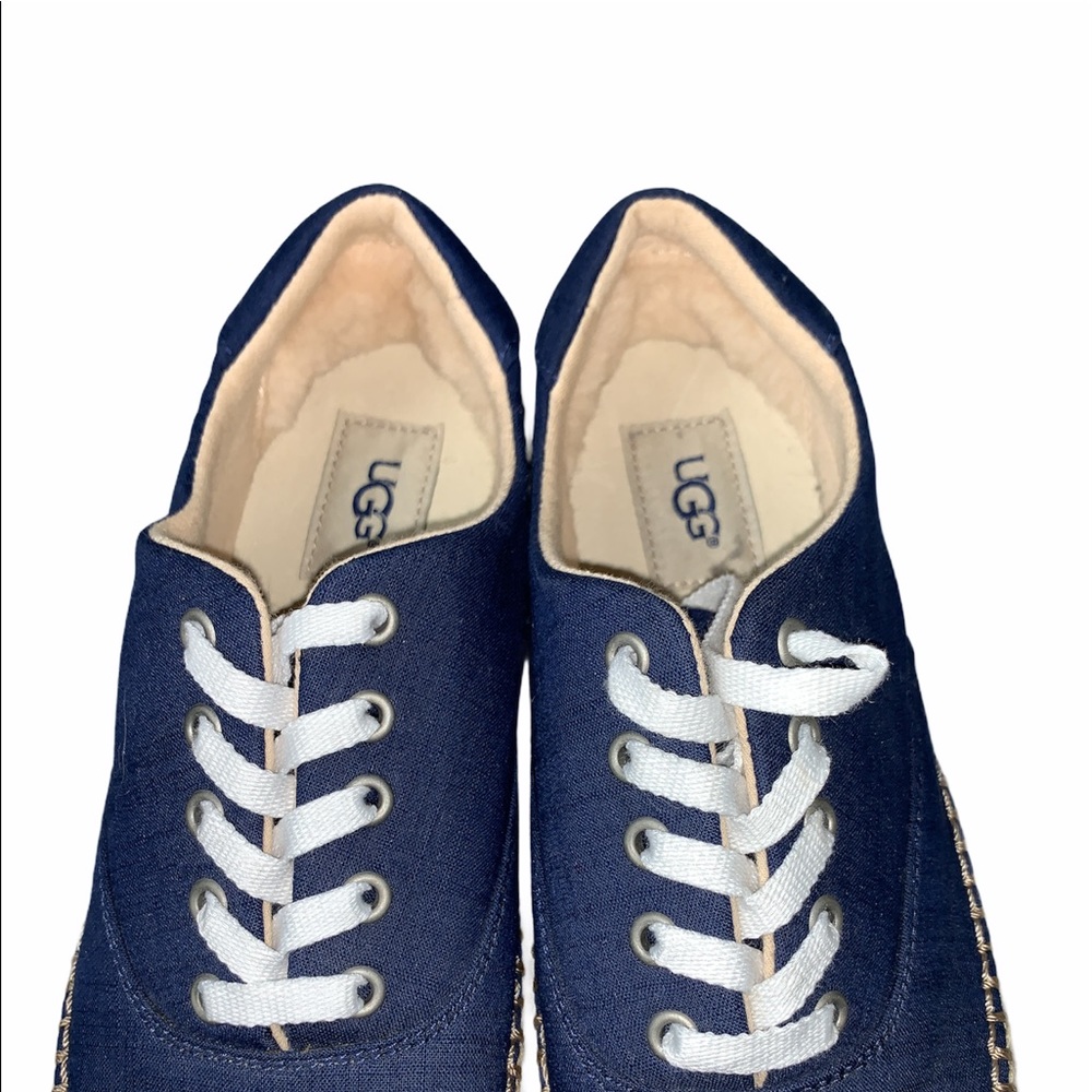 UGG - Picture 2 of 3